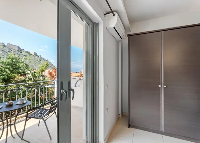 艾林农宾馆 纳夫普利翁