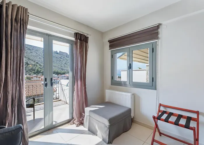 艾林农宾馆 纳夫普利翁