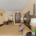 Hotel Aerinon 3*