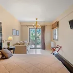 Отель Aerinon 3*
