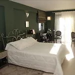 Отель Aerinon 3*