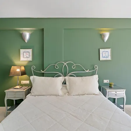 Отель Aerinon 3*