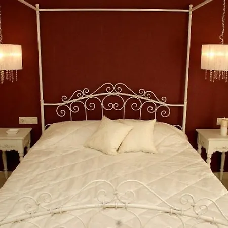 Отель Aerinon 3*